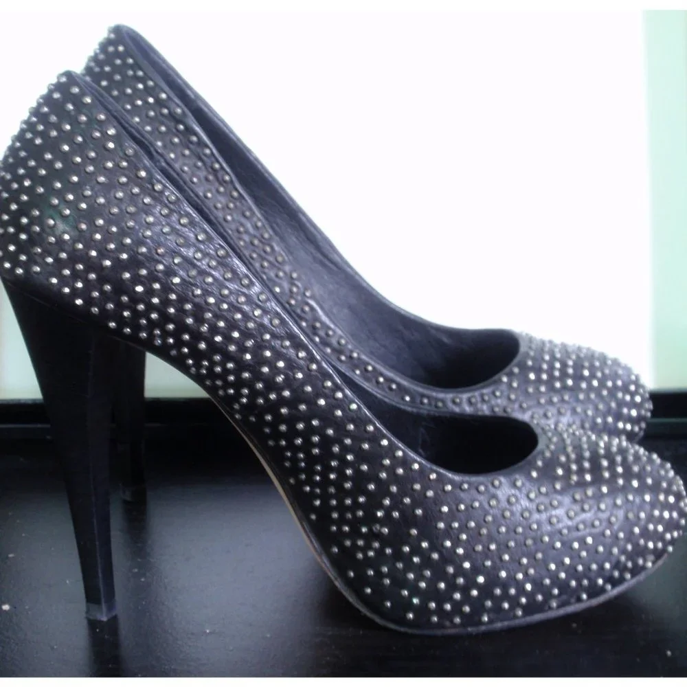DOLCE VITA TRINITY BLACK NAILHEAD PLATFORM HEEL 7